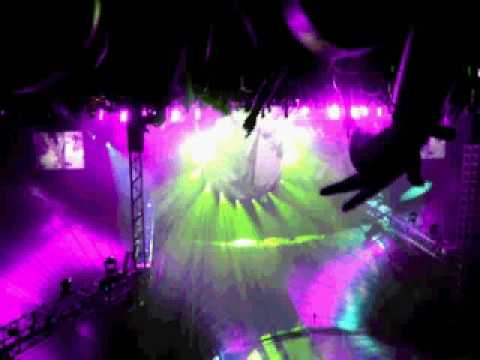 Scratche & Jessie Pitt - Like She Does (Bobby Savage Remix)