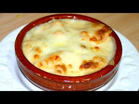 Huevos rellenos con bechamel
