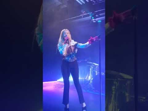 Tiffany - Born Again Live - Lips On Lips Tour Minneapolis