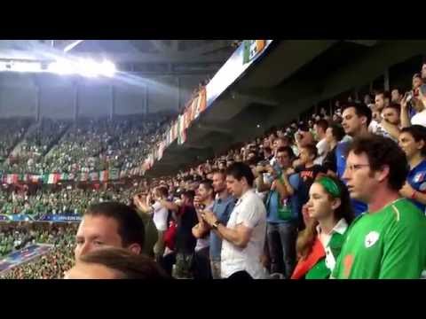 Italy 0 Republic of Ireland 1 - Euro 2016 - 22/6/16 - Teams coming out and national anthems