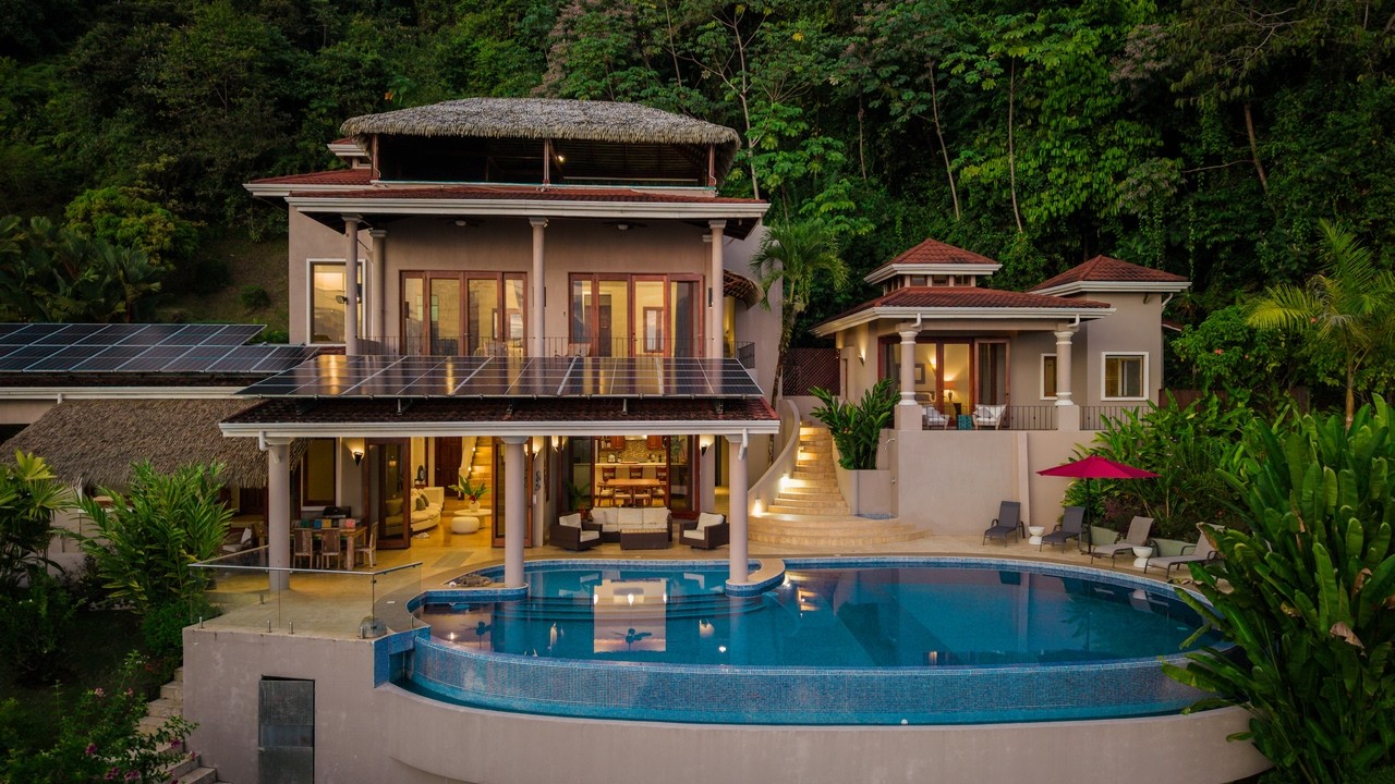 Ocean View Luxury Estate with An Incredible Location in Dominical