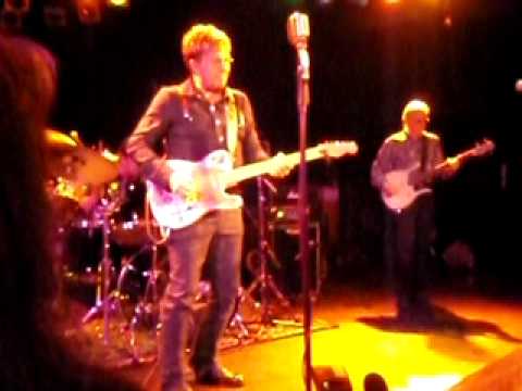 Gary Myrick & The Figures - "She's So Teenage"