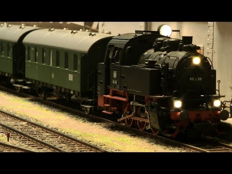 Modelleisenbahn mit Rangierbahnhof Reichenbach in Spur 0 von Julian Baginski