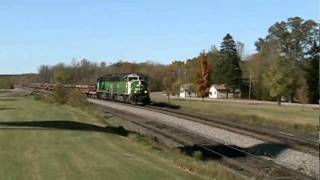 preview picture of video 'BN Green Rock Train, SD60M Doubleheader'