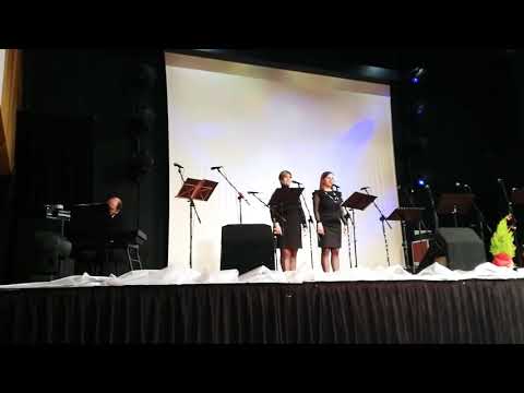 Ona ALEKSIŪNAITĖ ir Ieva SKORUBSKAITĖ "Kalėdų gėlės"