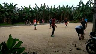 preview picture of video 'Bermain futsal ditanah pulau enggano'