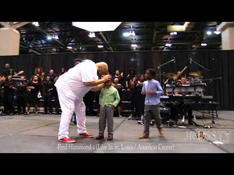 James Ross @ Fred Hammond - "Calls 2 Lil Boys Up To Praise Dance" - www.Jross-tv.com (St. Louis)