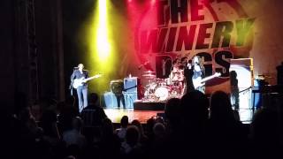 Winery Dogs - My Love is Alive