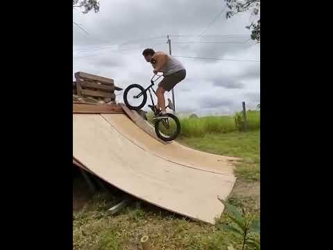 Matt Mackellar bmx 2021022