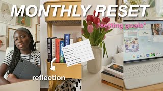 AUGUST MONTHLY RESET | setting goals, monthly reflection & youtube analytics