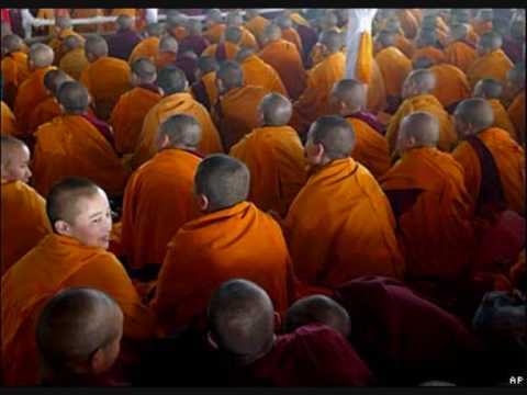 tibetan monks-Opening prayers