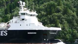 preview picture of video 'M/V NORDKINN - NOR LINES passing by [Etnefjord] [Norway]'