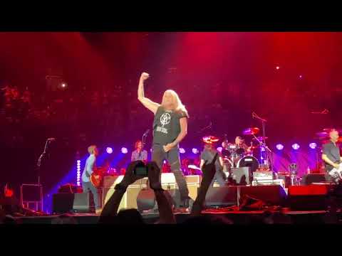 Taylor Hawkins Tribute Concert Foo Fighters Sebastian, Lars, and Geezer - Supernaut & Paranoid