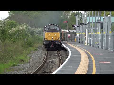 DRS 37425, ROG 37800 West Midlands Railway 196007 196011 196006 , Worcestershire Parkway 04.05.22.