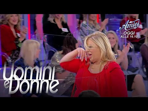 Uomini e Donne, Trono Over - Tina vince la gara di ballo contro Gemma
