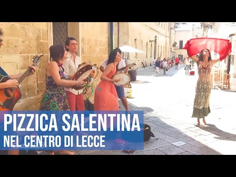 PIZZICA - Lecce dances the Pizzica Salentina through the streets of the historic center