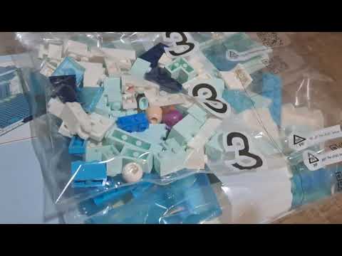 LEGO 43197 Disney Frozen Ice Castle Building Process Package 2