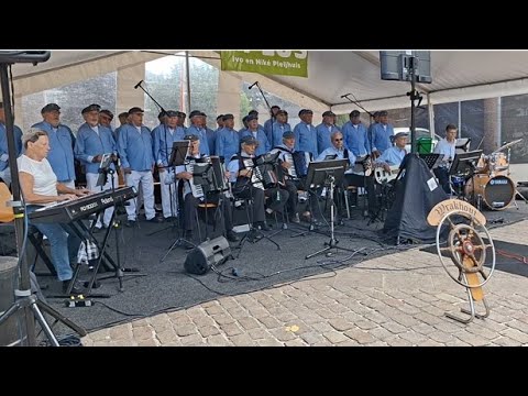 Shantykoor Wrakhout tijdens het Shantyfestival Tubbergen 23 augustus 2025