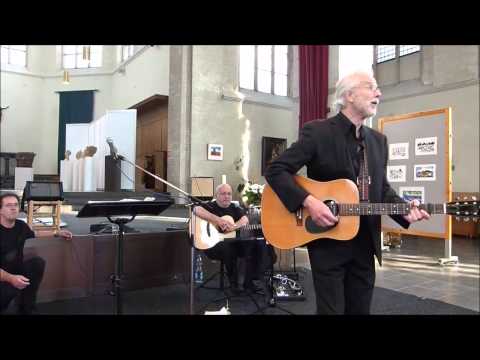 The Lion Sleeps Tonight  -  Louis Roes