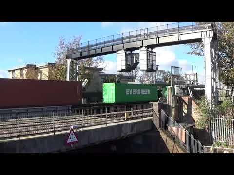 DBC 66133 ON 4M71 LINERS AT OXFORD 041120
