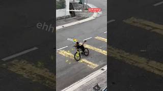 Download lagu Jatuh basikal #HiburanON #viralhariini #viraltiktok #lucu #lawak mp3