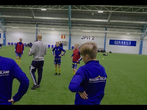 Huuhkaja- ja Helmaripolku - Pallo-Iirot P13 matkassa