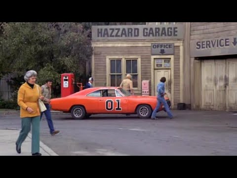 The Dukes of Hazzard 1979 | Scenes from "Swamp Molly" | Roscoe has Enos watching the Dukes |