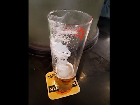 Voir la vidéo Téléchargement - Visible Coin Through Glass - Jack Griggs