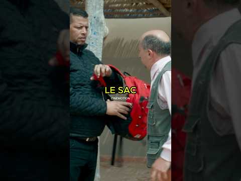 Il Attrape le Mauvais Sac 😄#shorts