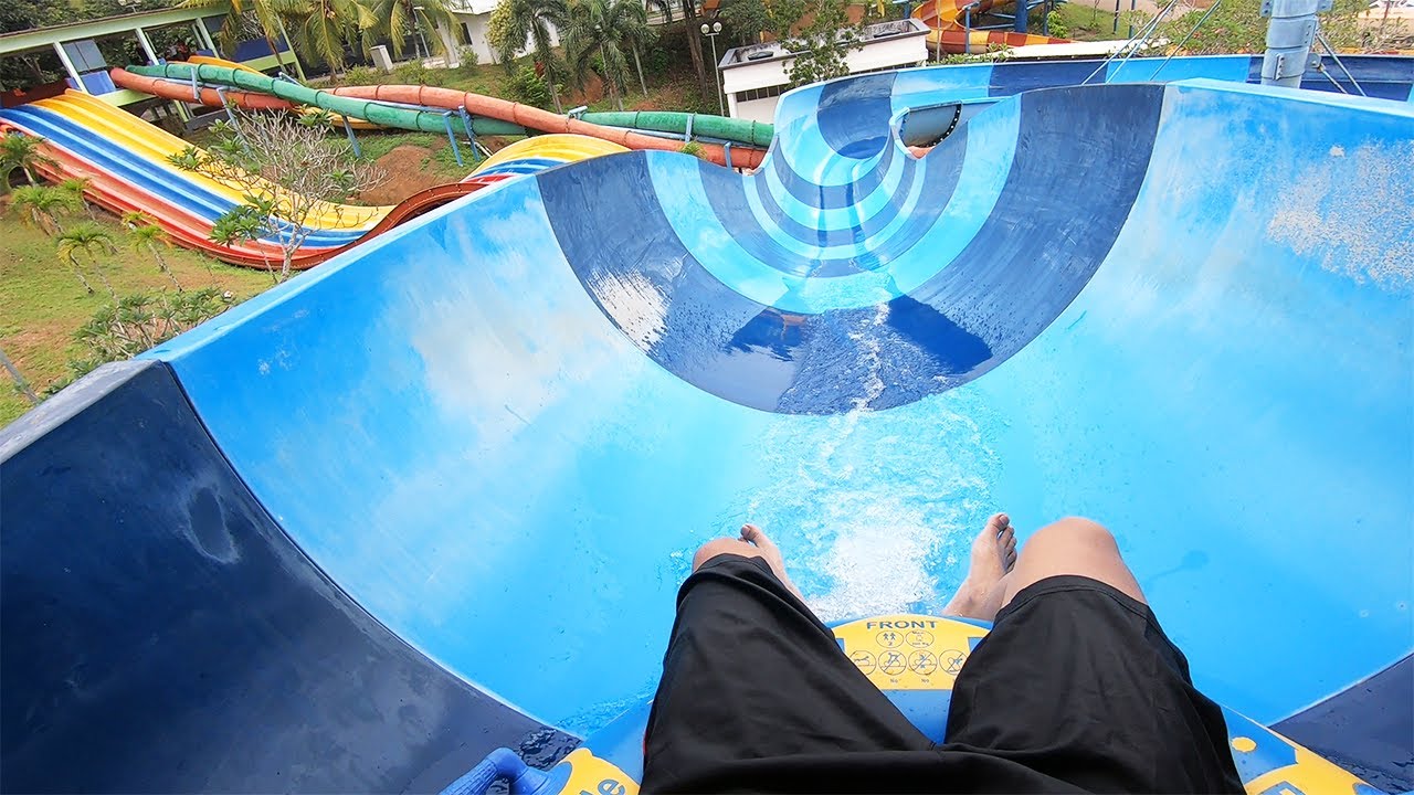 Experience the thrilling slides at Melaka Wonderland Theme Park!