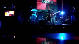 671's Rebel Lion [the rack] yellow led better