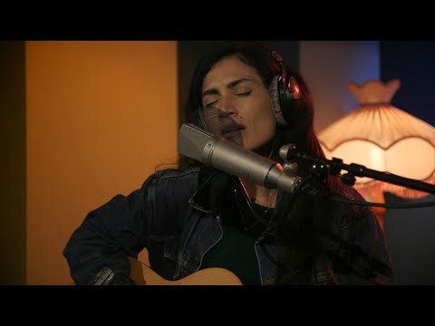 Anna Coddington 'Purea Nei'