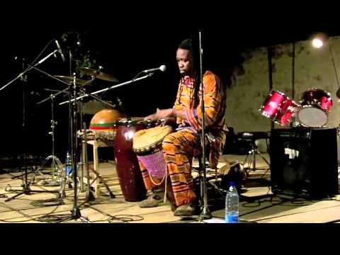 Sidiki Camara: Djembe solo in Maroua