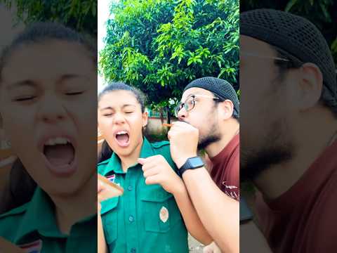 แกล้งลูก เล่นเป่าหลอดสนุกมาก!! 🤣 #funny #comedy #drama #humor #memes #youtube #shorts #minmayang