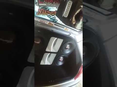 4 altofalantes shockforce de 1800 cd esse som e do meu tio Leonardo é alta voltagem