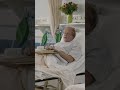 Heeft u een droog sneetje? |  #komteenmanbijdedokter #dokter #funnyvideo #shorts