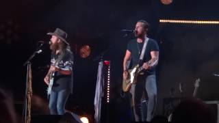 Brothers Osborne sings "Greener Pastures" live at CMA Fest