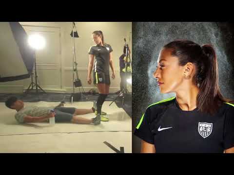 When Kelley O'Hara crashes Christen Press' photo shoot