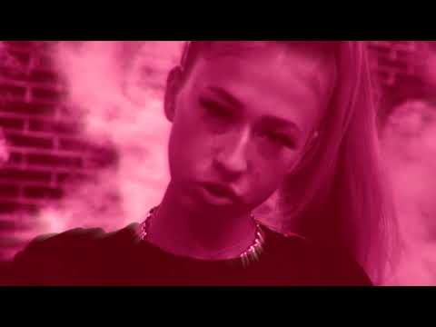 LA BLONDIE - KITSUNE