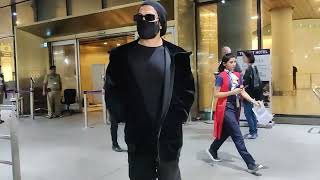 RANVEER SINGH SPOTTED AT AIRPORT DEPARTURE