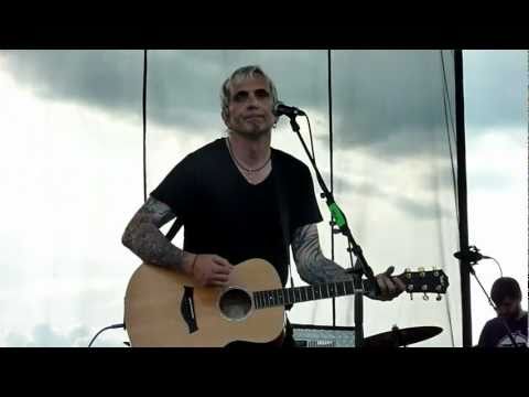 Videoclip de Brown Eyed Girl (Live) — Everclear