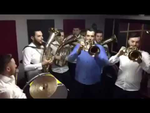 PUTIN DANCE, Путиново коло