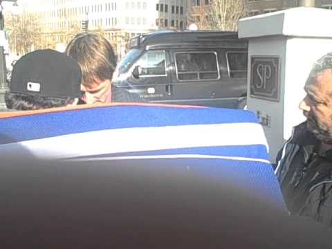 Nikolai Khabibulin signing autographs