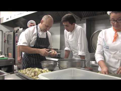 Episódio 9, emitido a 27 de Dezembro de 2014, pela RTP-Açores