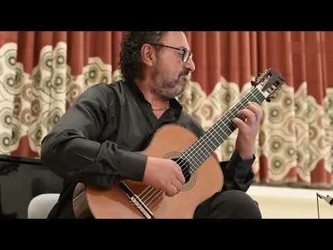 Aniello Desiderio plays Two Scarlatti Sonatas