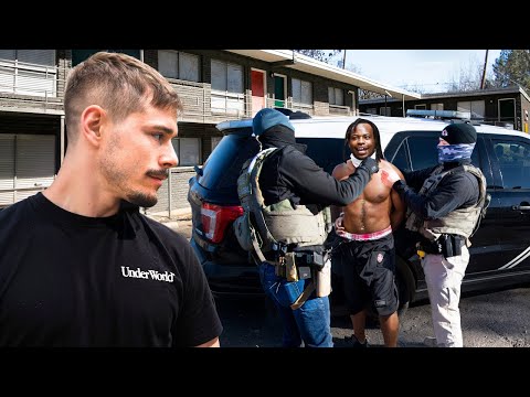 Inside a Jacksonville Police Drug Raid