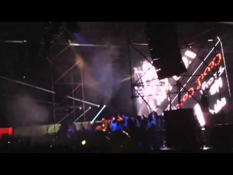 Carl Cox @ Time Warp Italy 2011 - Track ID: Chris Count - Time Machine (Intec)