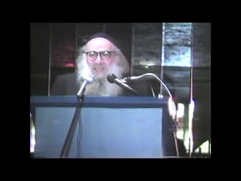 Rabbi Shlomo Freifeld speaking at  Shor Yoshuv Dinner