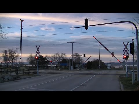 Spoorwegovergang Gárdony (H) // Railroad crossing // Vasúti átjáró