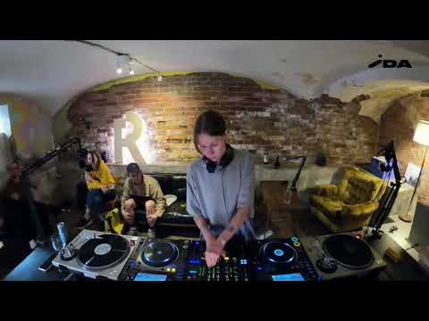 IDA Invites - Carlina Carpelan